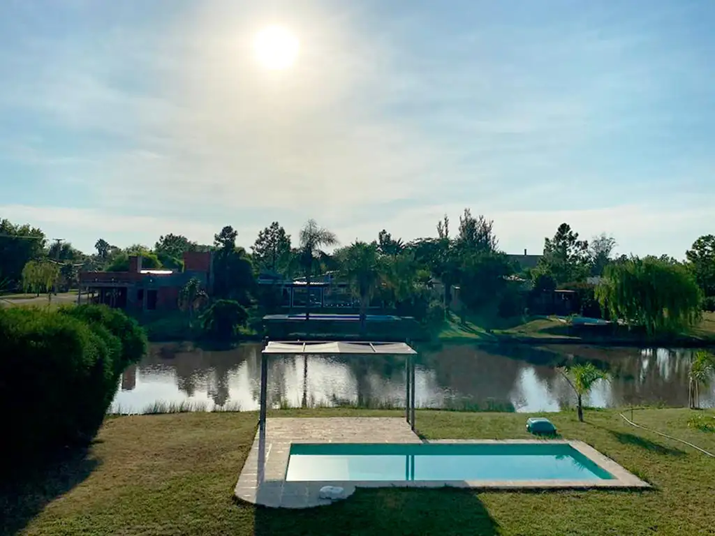 SOLARES DEL CARCARAÑÁ FRENTE AL LAGO