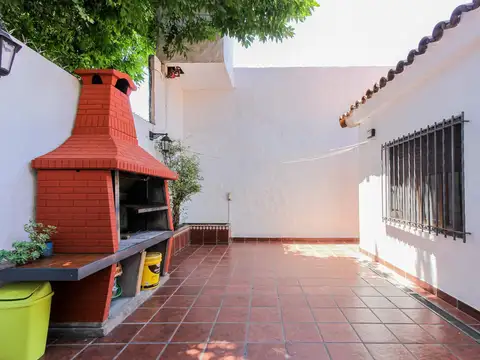 Venta de Casa 4 Ambientes en  Ramos Mejía Sur