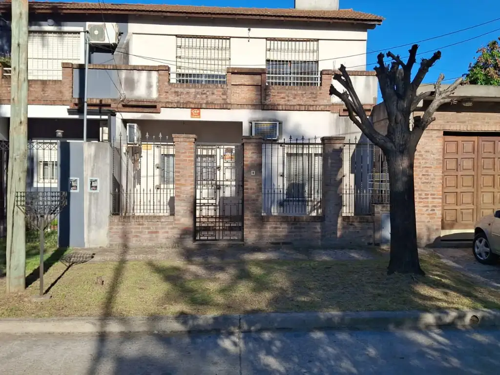 Casa en Venta tipo duplex zona residencial