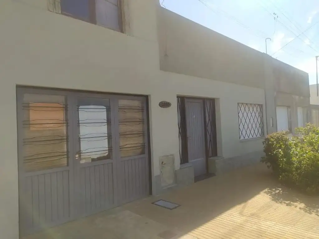 Casa en venta - 1 Dormitorio 2 Baños - Cochera - 250Mts2 - Olavarría