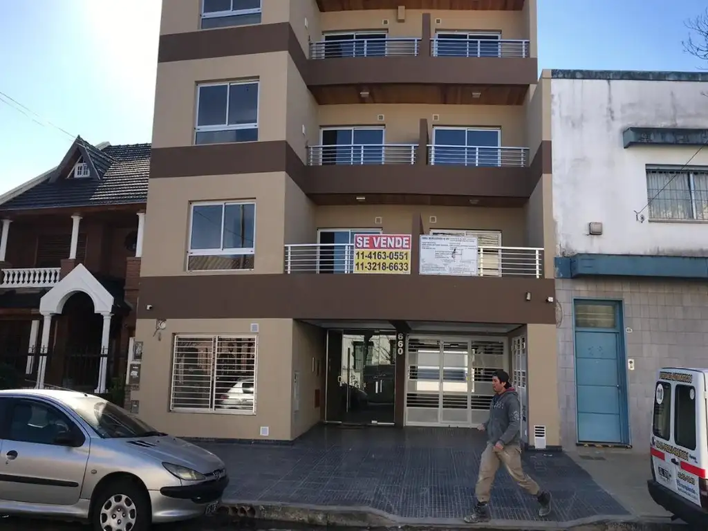 DEPARTAMENTO, 2 AMBIENTES, OPCIÓN COCHERA.