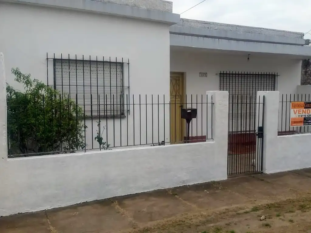 DEPARTAMENTO TIPO CASA AL FRENTE