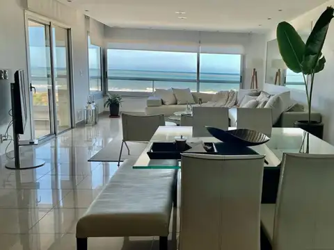 Oportunidad  Precio reducido  Espectacular penthouse frente al mar playa brava Punta Del Este.