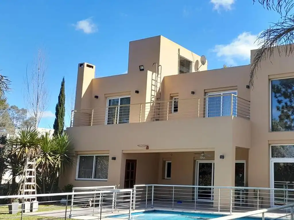 Casa a la venta en La Cesarina