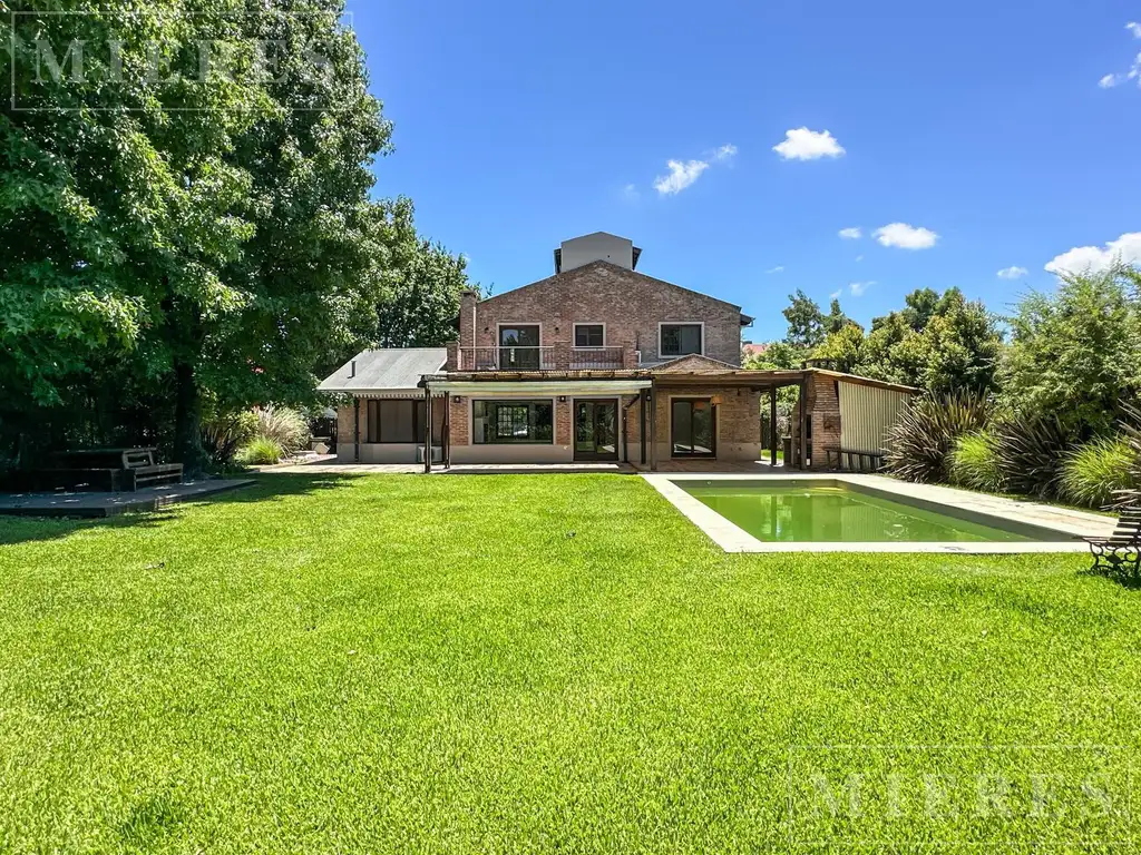 Casa en venta en el barrio Santa María de Tigre