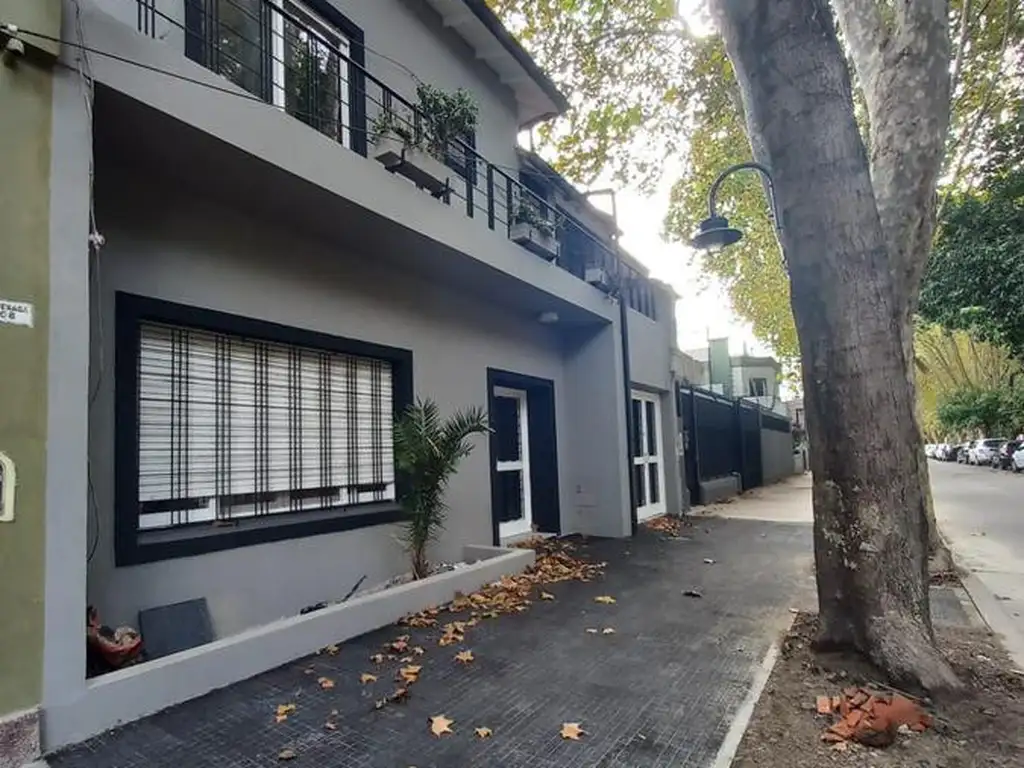 Casa 3 dorm, 180 m2 cub-(mdl) - Vicente Lopez.  a una cuadra de Libertador 180 m2 Cub.