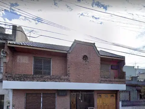 CASA 6 AMBIENTES EN VENTA RAMOS MEJIA - PERMUTA MENOR VALOR