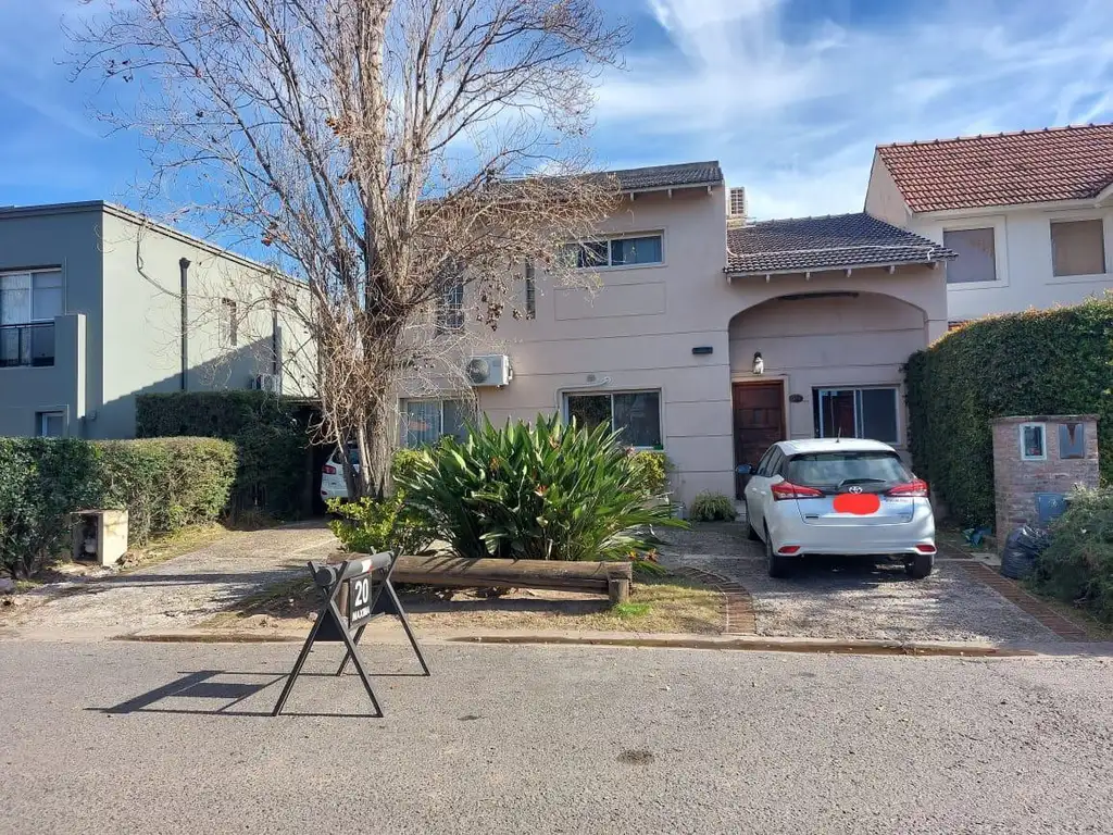 Casa en  venta en Barrio Tres Horquetas