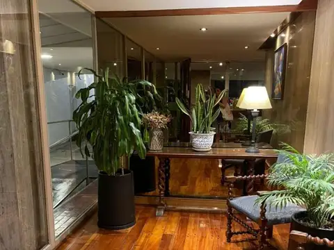 Departamento 4 ambientes, impecable , excelente ubicación en pleno Centro de Martinez