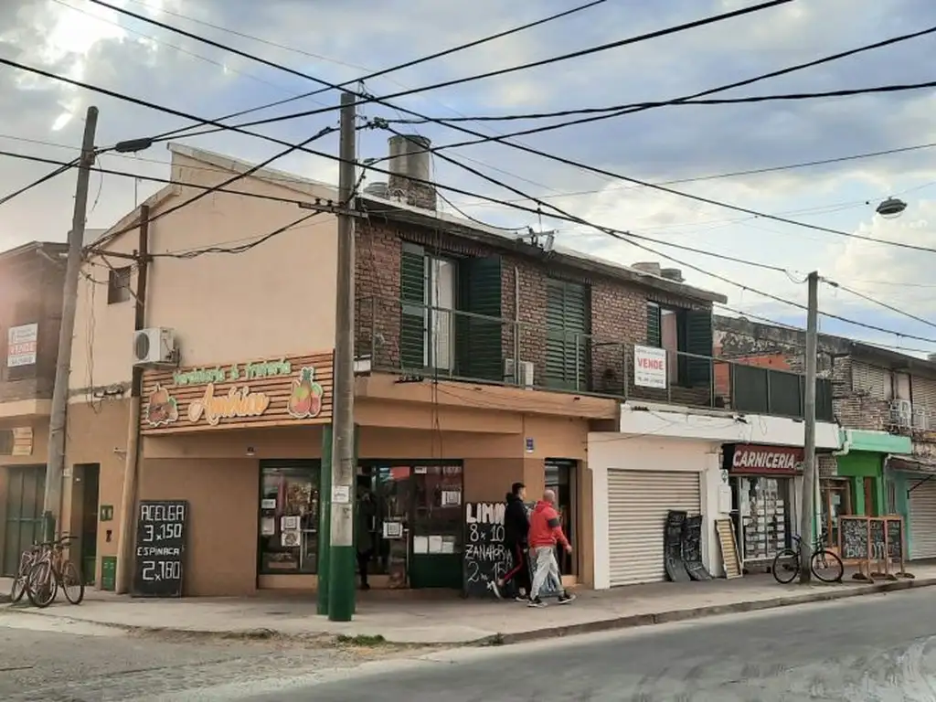 Casa en Planta Alta con 2 dormitorios - Barrio Alberdi