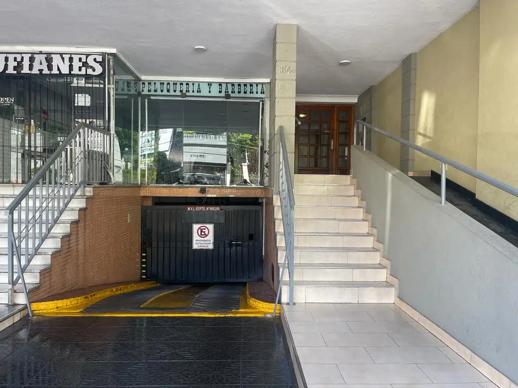 OPORTUNIDAD - VENTA  CON RENTA - 4 AMBIENTES A METROS DE AV. MAIPÚ