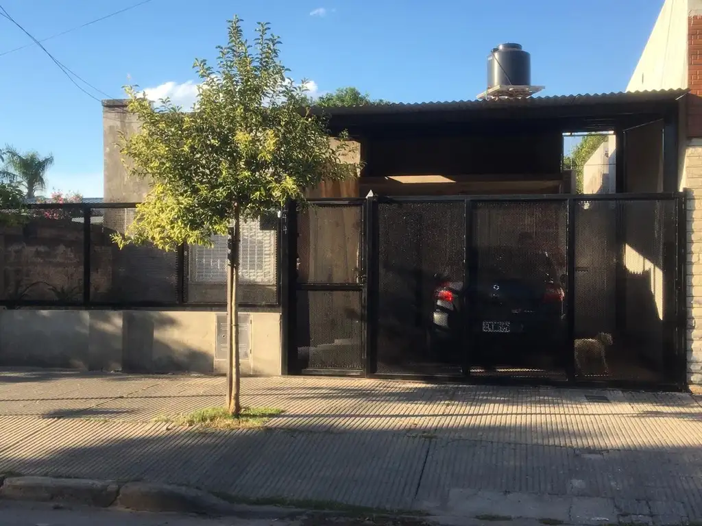 VENTA CASA EN CAPITAN BERMUDEZ, EXCELENTE UBICACION