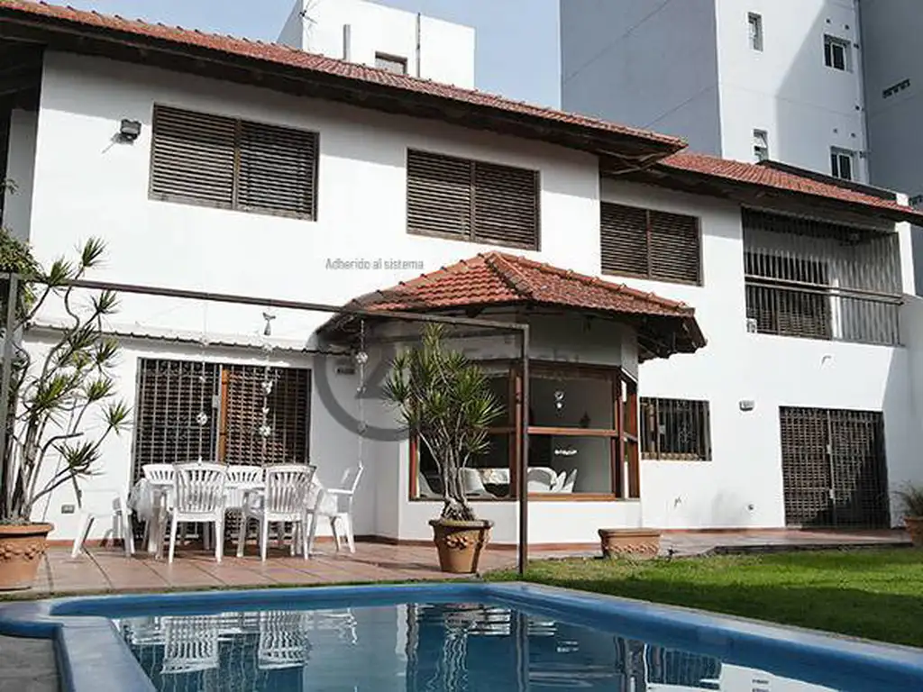 Casa en venta 4 dormitorios La Plata