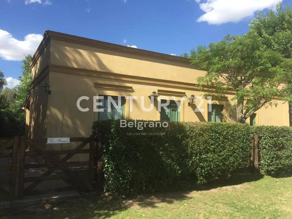 Venta Encantadora casa en Villa Lia, Areco con jardin