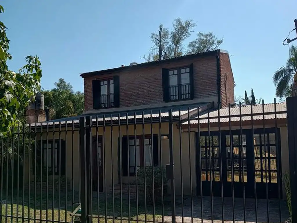 Casa en venta 4 amb en Parque Leloir