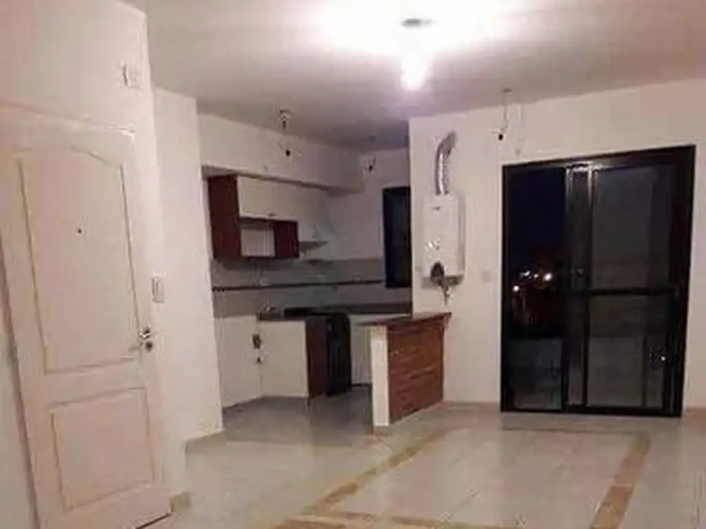 OPORTUNIDAD VENTA SEMIPISO EN RAMOS MEJIA CON TERRAZA PROPIA