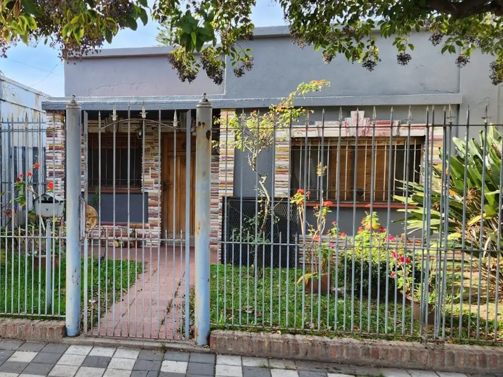 Casa en venta en Ezpeleta