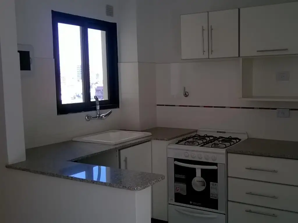 Departamento en venta, 3 ambientes, sobre importante avenida