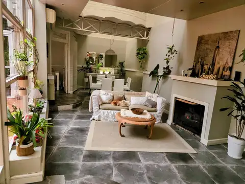 Casa en Alquiler - 5 ambientes -