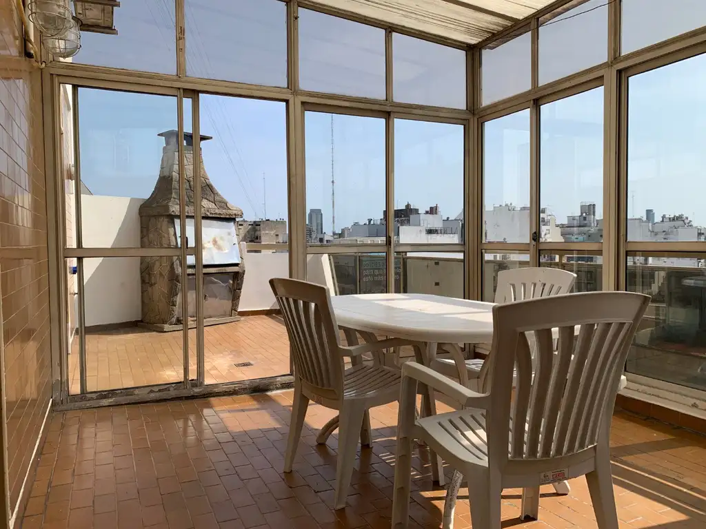 Retasado, piso 13 Gran Terraza, lavadero todo sol, baulera 71m2 totales