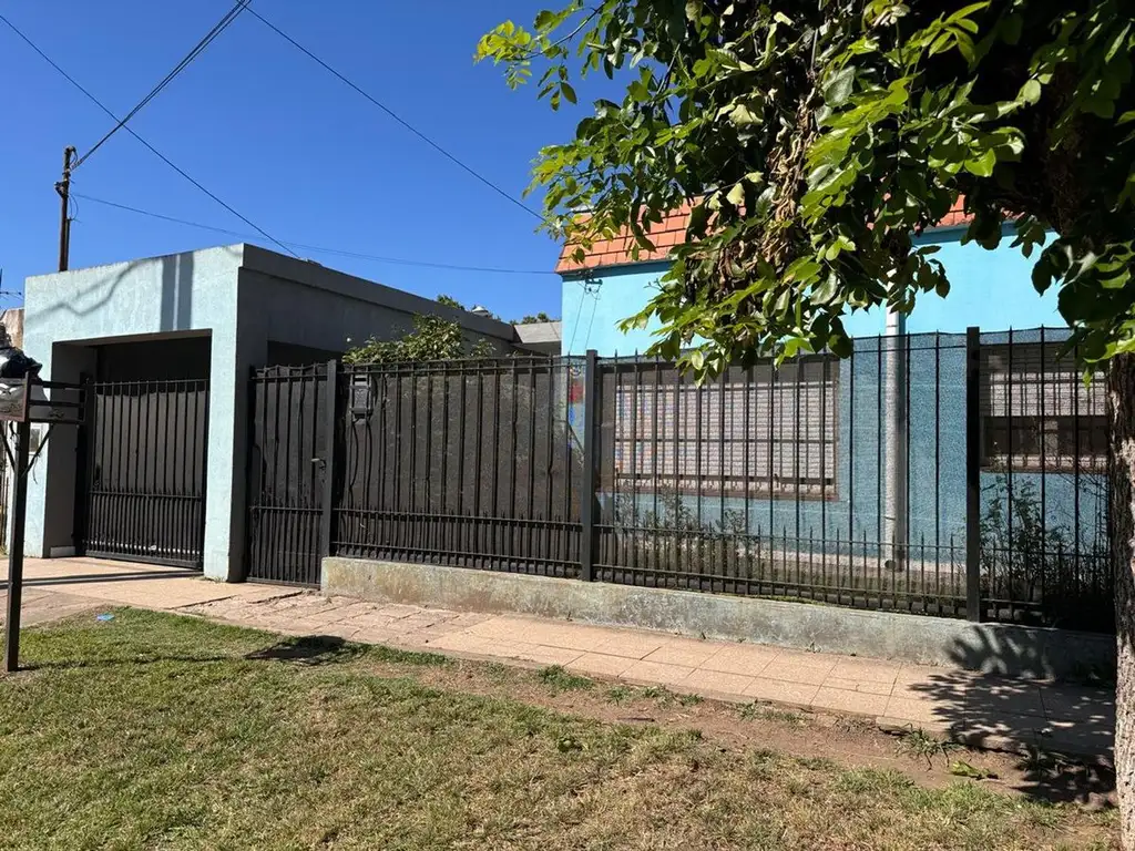 VENTA. CASA BARRIO LOS ALAMOS. GLEW