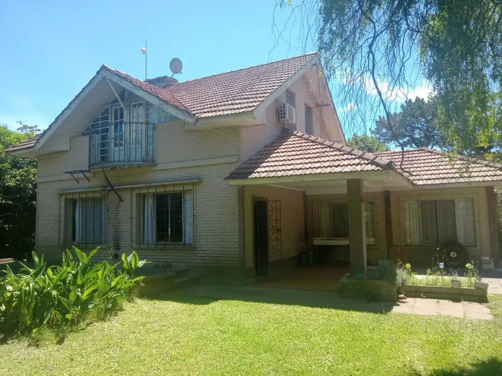 HERMOSA CASA QUINTA UBICADA EN LA LOCALIDAD DE VILLA ELISA PARTIDO DE LA PLATA