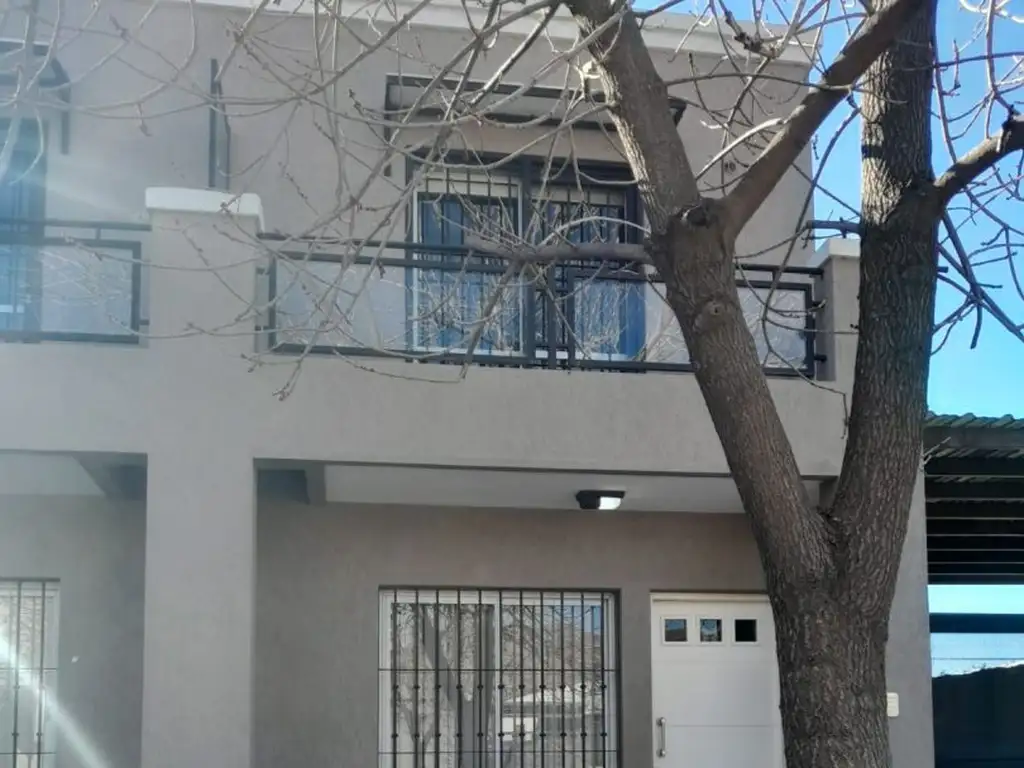 Casa - Venta - Argentina, Guaymallén - ESTRADA 11600