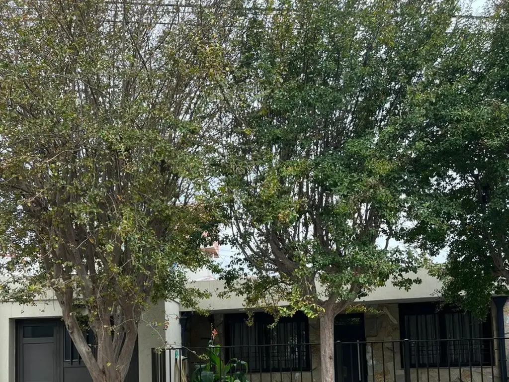 Casa en venta B°las Flores