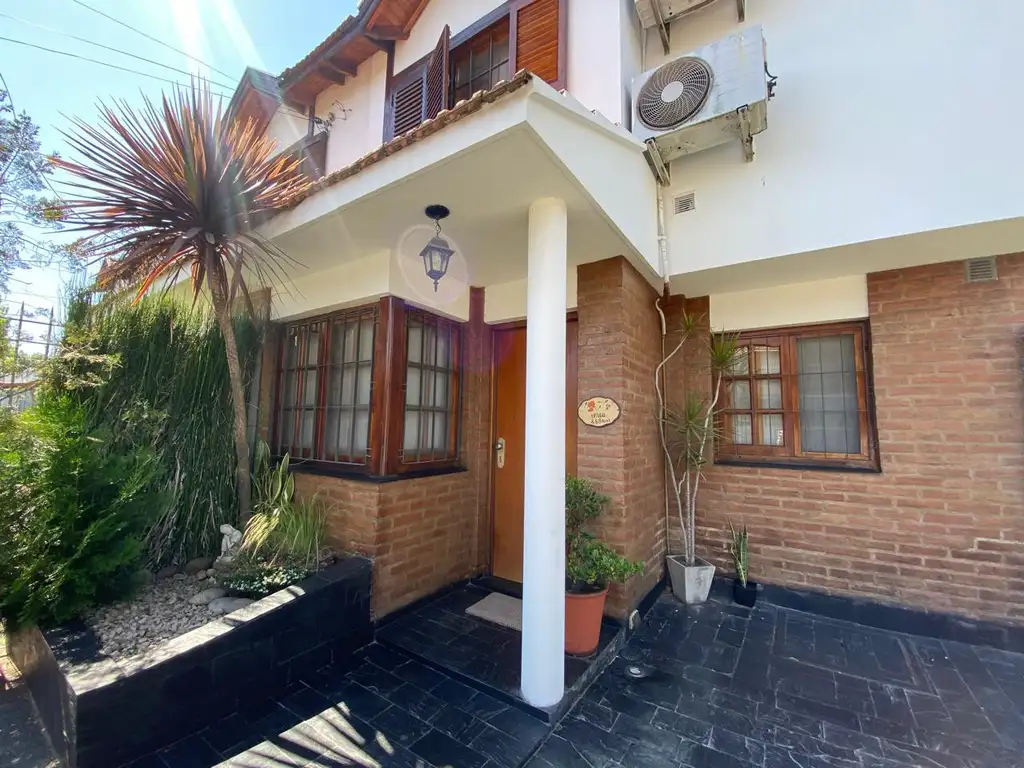 Departamento en  venta de 3 ambientes con cochera