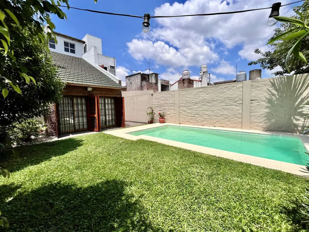 VENTA CASA 5 AMB - PILETA Y QUINCHO ALDO BONZI