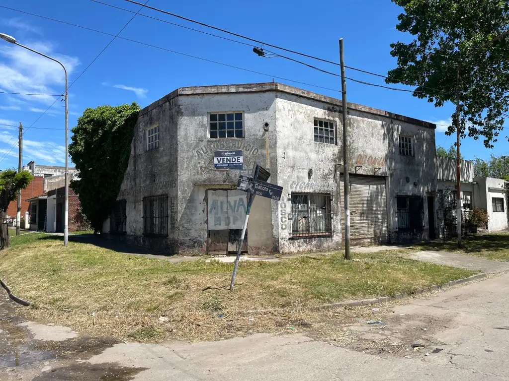 Galpón en doble altura con vivienda, zona Gaboto y Namuncura