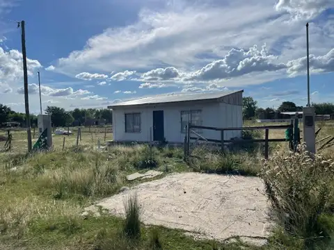 Vendo casa lista para habitar con amplio lote