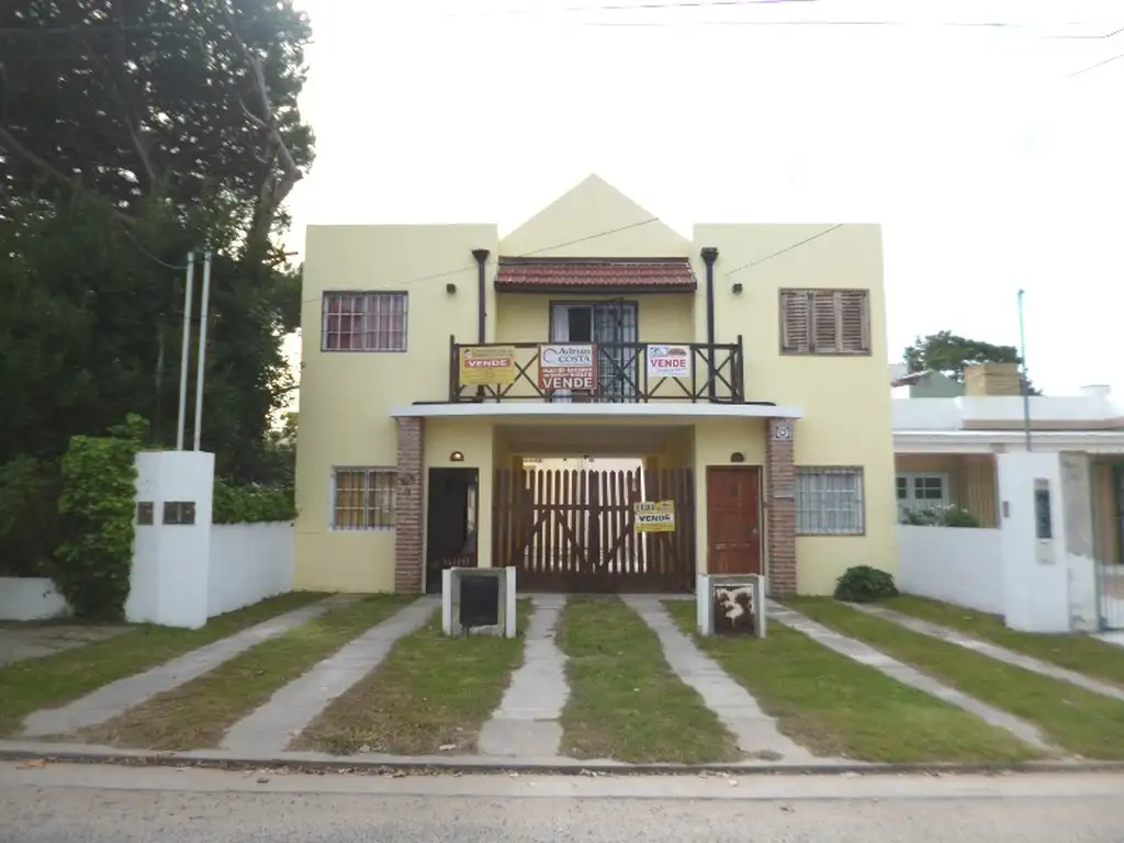 Duplex de 4 Ambientes en Exelente zona