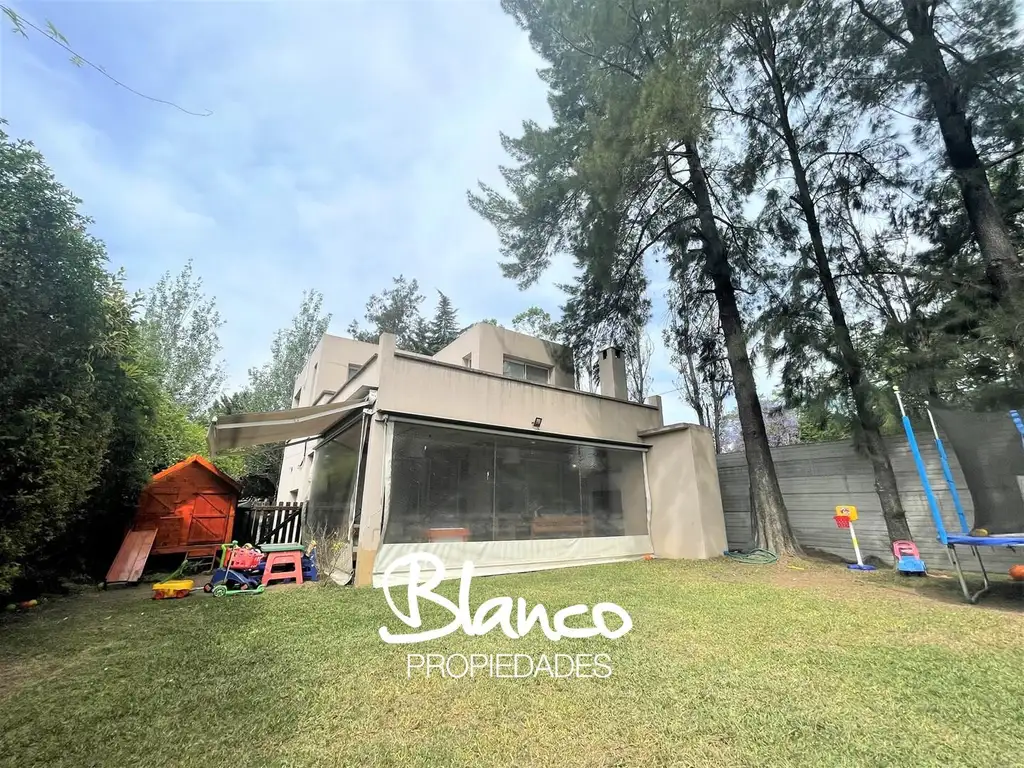 Casa  en Venta en Santa María de los Olivos, Malvinas Argentinas, G.B.A. Zona Norte