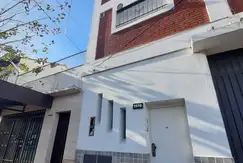 Precioso departamento 3 ambientes primer piso por escalera en Quilmes Oeste