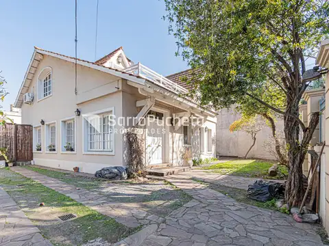 Venta casa 5 ambientes con garaje, quincho y piscina en Haedo.