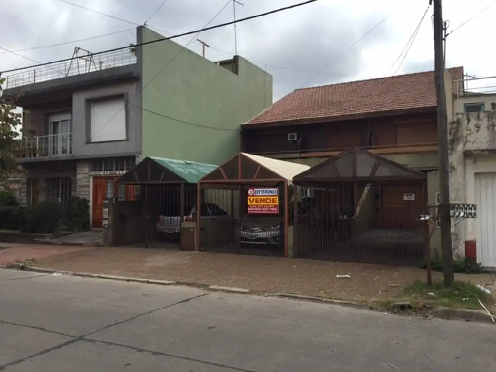 Triplex de 4 ambientes - Quilmes Este