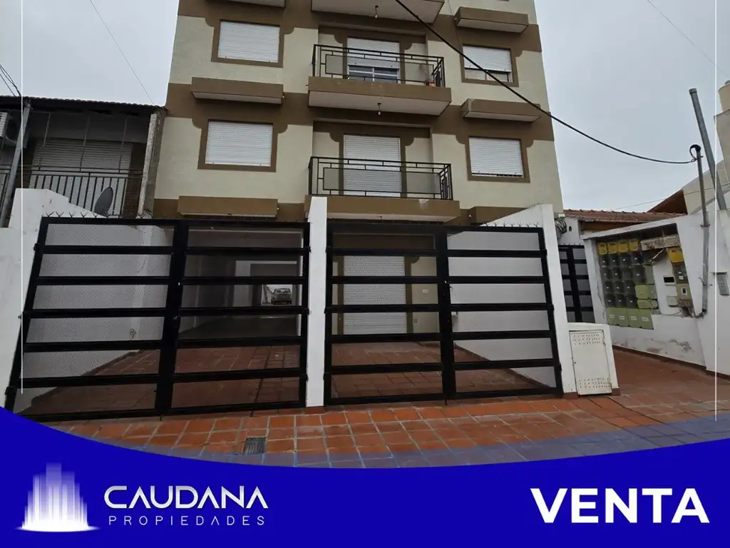 Departamento tres ambientes en venta en Villa Luzuriaga