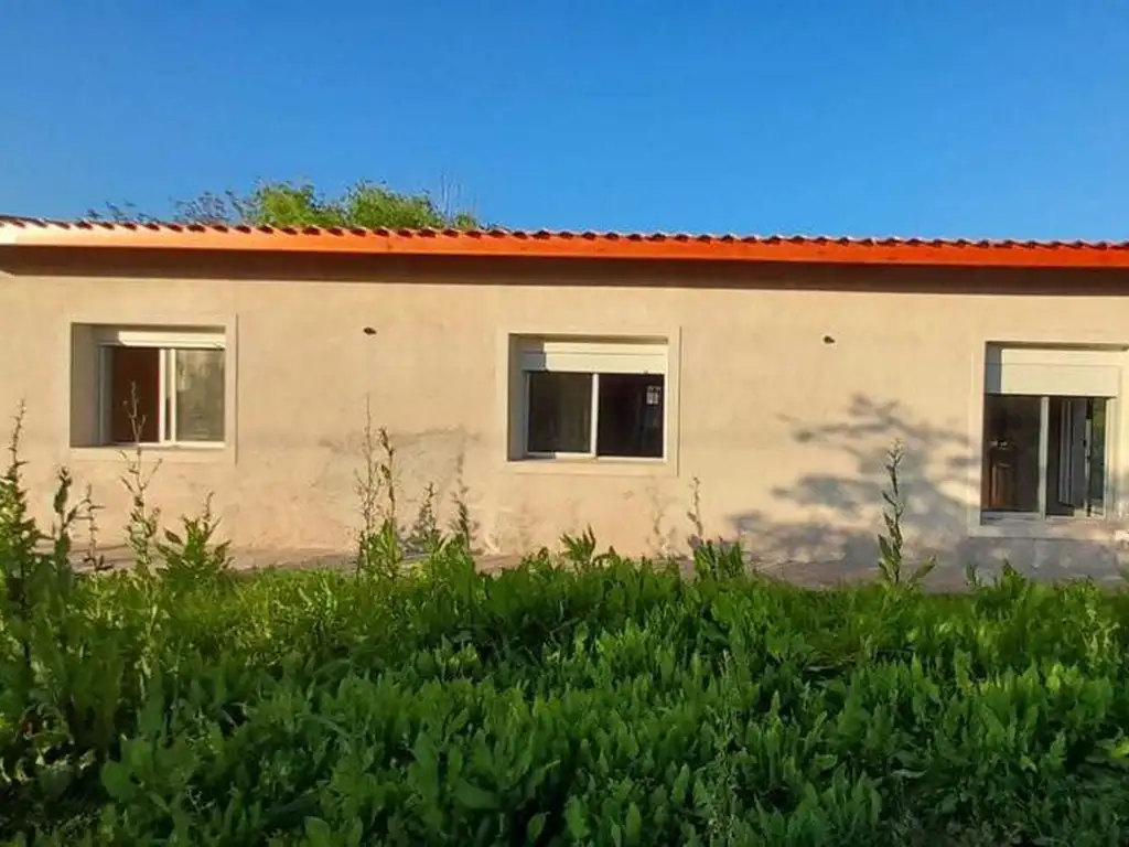 Casa en venta - 3 Dormitorios 1 Baño 1 Cochera - 904Mts2 - Nueva Palmira, Uruguay