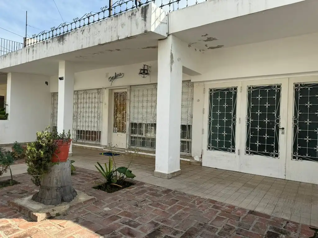 VENTA CASA 2 DORMITORIOS B°LICEO 2°  ,apto bancor