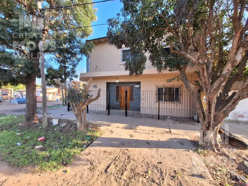 Casa en venta de 4 ambientes en Garín