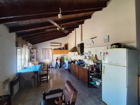 casa de 2 dor mas local comercial a la venta