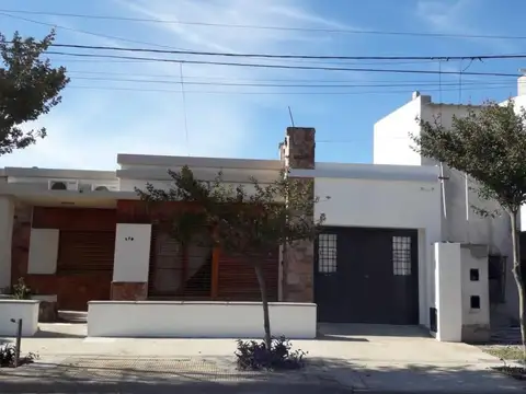 Casa en venta - 3 Dormitorios 1 Baño - 320Mts2 - Leones, Marcos Juárez, Córdoba