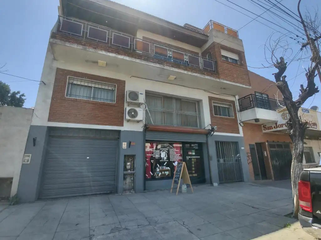 Edificio Comercial en  centro de G. de Laferrere