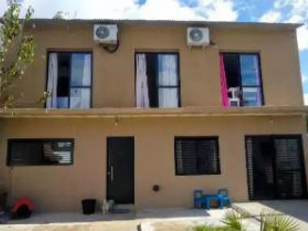 Casa en venta - 2 dormitorios 1 baño - cochera - 300mts2 - Barrio Gambier