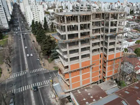 Departamento venta -2 dormitorios 2 baños  - 71 mts 2 totales - La Plata-pozo-emprendimiento.