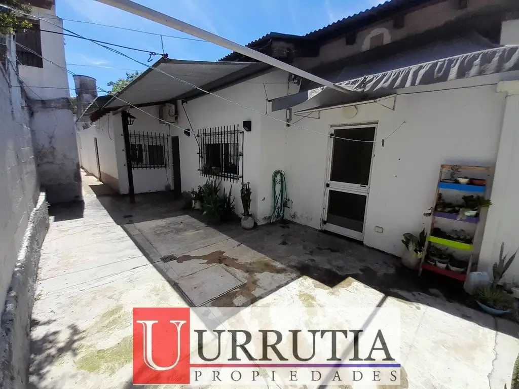 VENTA EN BLOCK. 4 UNIDADES DE 1, 2 Y 3 AMB. COCHERA, PATIO/JARDIN Y TERRAZA