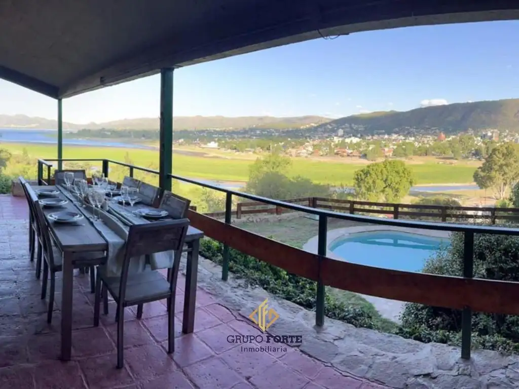 CASA EN VENTA CON VISTA AL LAGO SAN ROQUE SEMI AMOBLADA