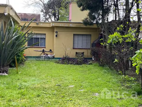 Terreno con Casa y gran jardín en venta en Béccar Alto, San Isidro.