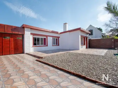 Excelente casa en venta ubicada a 200 metros del mar.